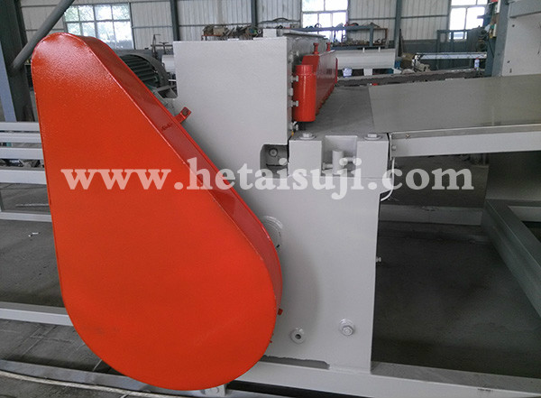 Sheet cutting machine